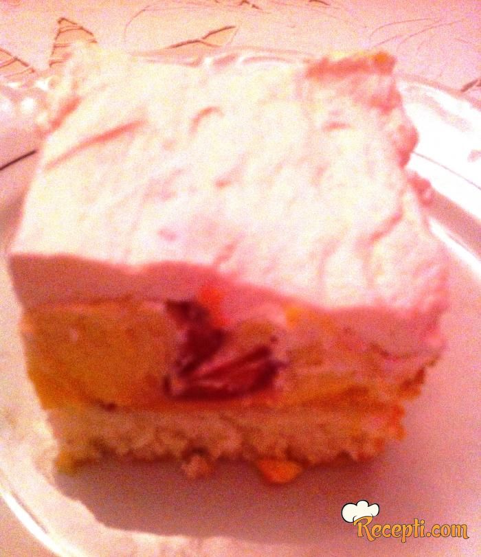 Sladoled torta sa jagodama