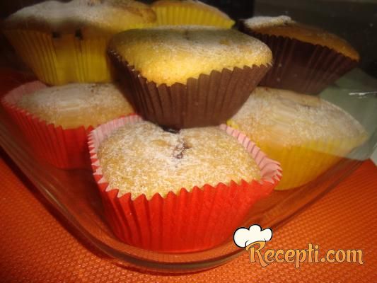 Cupcakes sa džemom od kupina