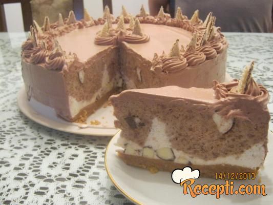 Torta sa napolitankama od lešnika