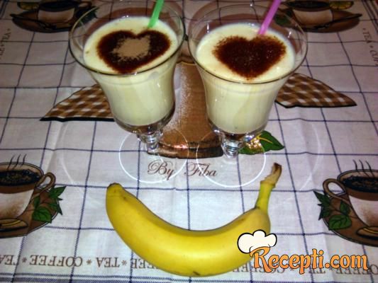 Banana milkshake