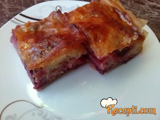 Baklava s višnjama