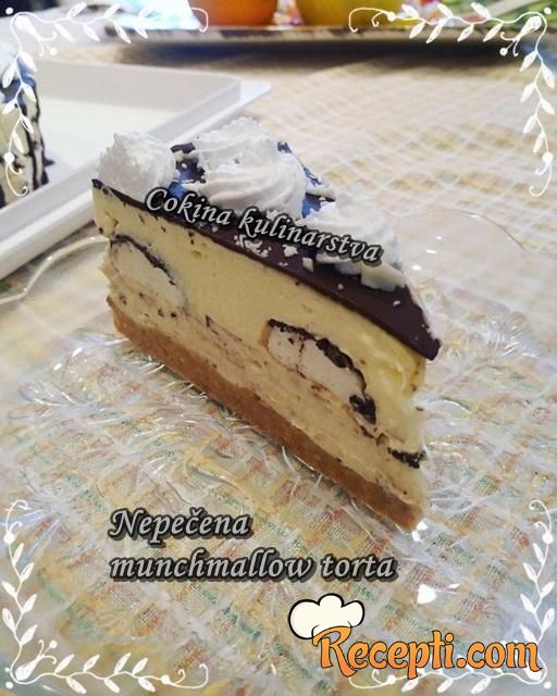 Nepečena Munchmallow torta