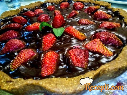 Tart sa čokoladom i jagodama & Tart with chocolate and strawberries