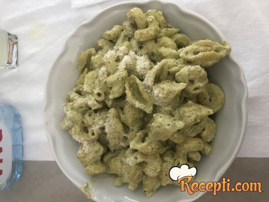 Pasta u genovese sosu