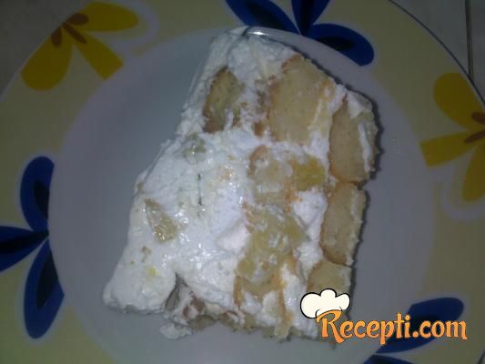 Rođendanska torta sa ananasom